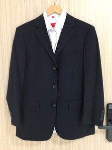 国产品牌大红鹰国人西服套装,男士商务西装西裤衬衫三件套,具体