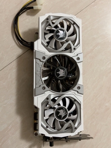 影驰700