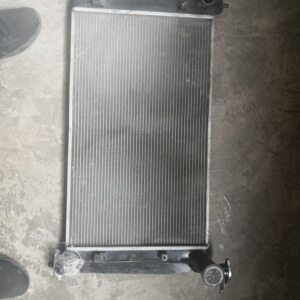 吉利帝豪水箱ec718/715,拆车件.不高温不漏水.