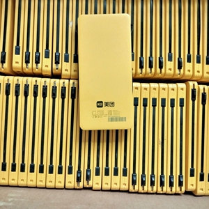 5000毫安充电宝自带线