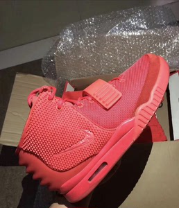 莆田耐克nike侃爷椰子鞋air yeezy2红椰子