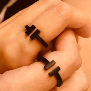 tiffany 蒂芙尼黑色黑钛双t戒指 男女同款