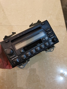 丰田佳美原车六碟cd机,卡带机,成色完美,好像cd功能用不了