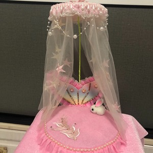 芭比娃娃小龙女，衣服可换装，带粉色带灯公主床，特价包邮