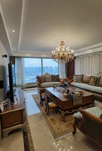 玛润奇客厅家具共七件，新古典主义风格，保养好。