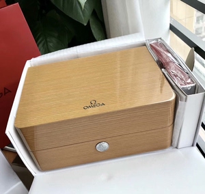欧米茄手表盒子包装盒