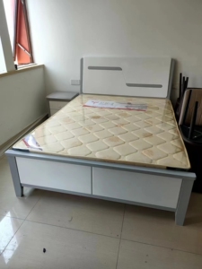 双人床简单便宜