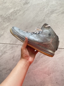 aj31伦纳德,没打理,鞋底避免不了氧化,47.