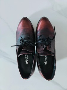 红树叶牌皮鞋，36码，跟高5.5公分，鞋内侧的皮有点磨损，但