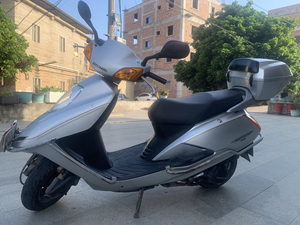 五羊本田追梦125摩托车,原版原漆很少用实表公里3.1w,成