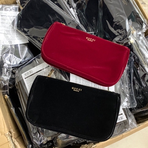 gucci古驰专柜赠品天鹅丝绒化妆包手包时尚百搭改造包链条包