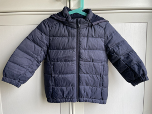 几乎全新uniqlo优衣库男童幼儿高级轻型羽绒连帽外套帽子可