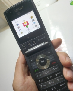 韩版lg翻盖手机,型号:hb620t,一机一电,无其它配件