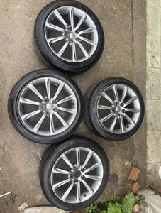 丰田锐志轮毂拆车件