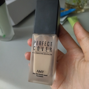 安美亲肤粉底液