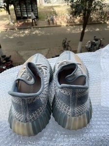 yeezy350蓝色