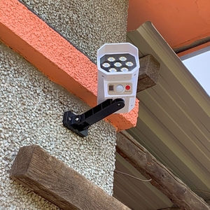 转让太阳能防贼灯带监控摄像头路灯家用户外庭院灯人体感应超亮照