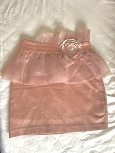 finco肉桂粉色短裙,腰围70厘米,有拉链,臀围88厘米