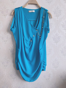 湖蓝色V领无袖珍珠装饰可拆卸雪纺衬衫T恤打底衫女