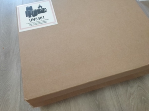 苹果笔记本电脑原装牛皮纸箱和电脑原包装盒.有需要的可以联系