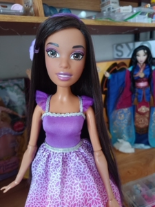 芭比长发公主娃娃美人鱼娃娃,状态好没有什么瑕疵.左边的109