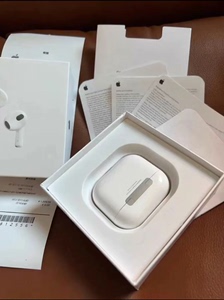 苹果蓝牙耳机三代AirPods3，前不久买车4s店送了两套，