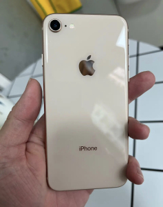 iphone8 苹果8金色几乎全新 正品无拆无修 插卡即用4