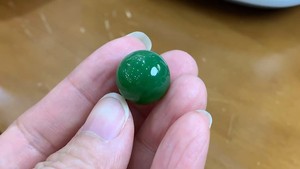 天然和田玉碧玉菠菜绿圆珠直径16mm