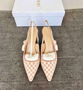 dior 全新 经典豆沙色波点猫跟鞋 温柔又俏皮 小仙女儿闭