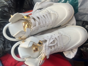 布塞米buscemi锁头鞋,男款39码,便宜出