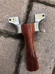 000人付款淘宝倡弘 甬水虎 王者弹弓钛合金快压免绑扁皮大威力户外