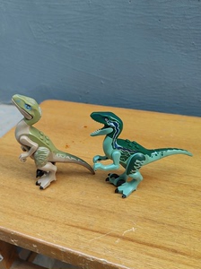 LEGO 乐高 侏罗纪公园恐龙两个，伶盗龙，迅猛龙，保存完好