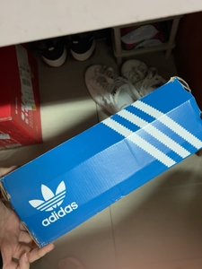 xy072679149675淘宝adidas 阿迪达斯 三叶草 菲董联名hu 鞋盒子还在