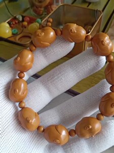 橄榄核雕 黄胖核 十分开心 16*19左右 手套盘完 十分干