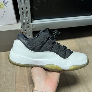 《雾社》aj11康熙36码原盒 鞋底氧化 零头价格半价 福利