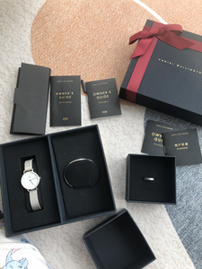 dw手表 手镯 戒指.一整套 带包装盒手提袋   带过几次