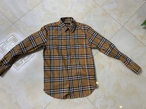 burberry 彩虹衬衫男女同款,穿过两次, 正品m码