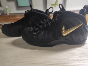 黑金喷泡  41码  nike篮球鞋