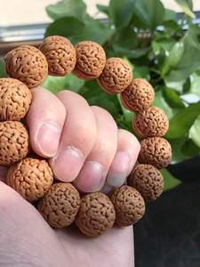 苹果园桃核手串,七年老树姜黄皮,皮质密度桩型都顶级毕业.油性