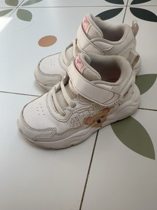 江博士24码女童运动鞋学步鞋 秋冬春秋款 米白色带小熊图案的