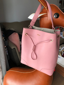 芙拉 粉色水桶包 furla 含内部小卡包