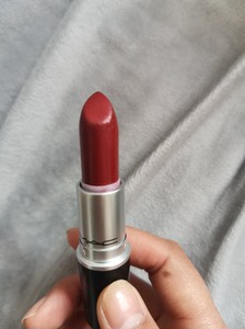 mac魅可dare you宝石红#  滋润型口红