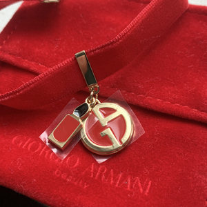 全新未拆金属保护膜的阿玛尼红丝绒手链,可改吊坠,耳环.