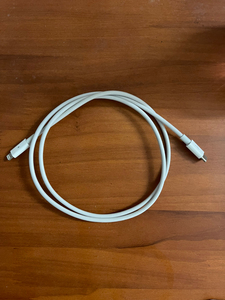 苹果手机数据线八成新.10元自提