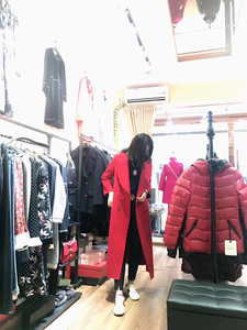 我的前半生罗子君同款红色大衣，不是鲜红，略深的红色很高级，绝
