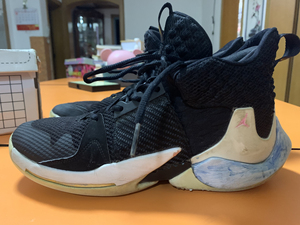 nike 威少 2 44码 原盒原鞋垫 左脚气垫鼓包了右脚气