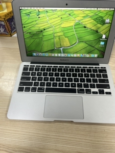 苹果笔记本最后一款11寸air 15款vm2