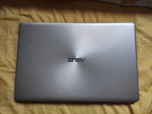 华硕笔记本金色