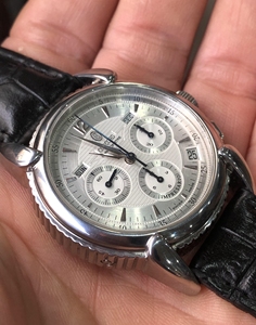 瑞士君皇自动机械表