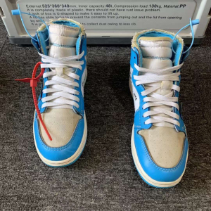 ow aj1北卡蓝 42码 原盒配件齐全(原盒补发) 成色很